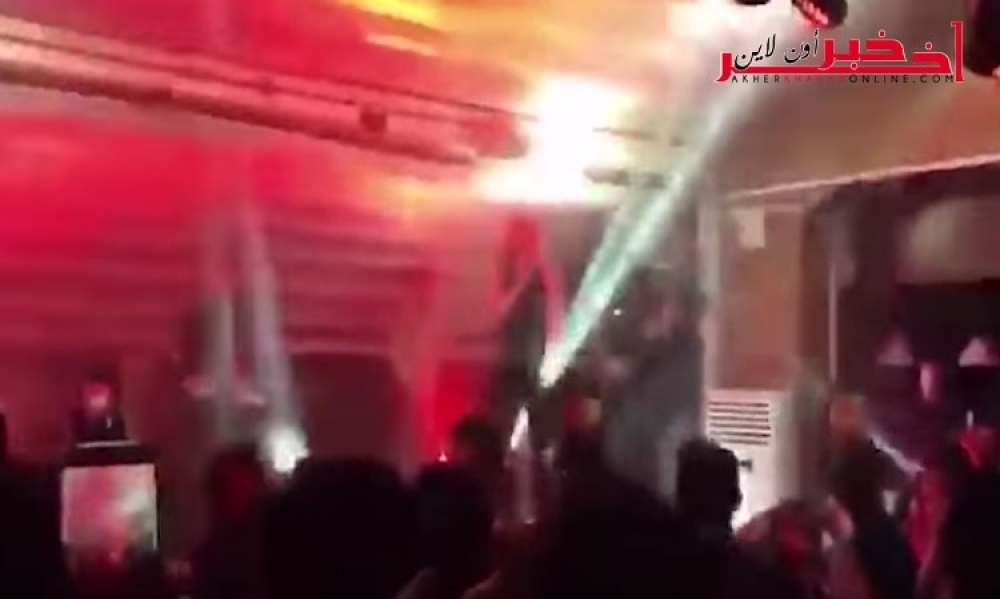 شاهد بالفيديو / إنفجار قنبلتين في حفل غنائي بتركيا