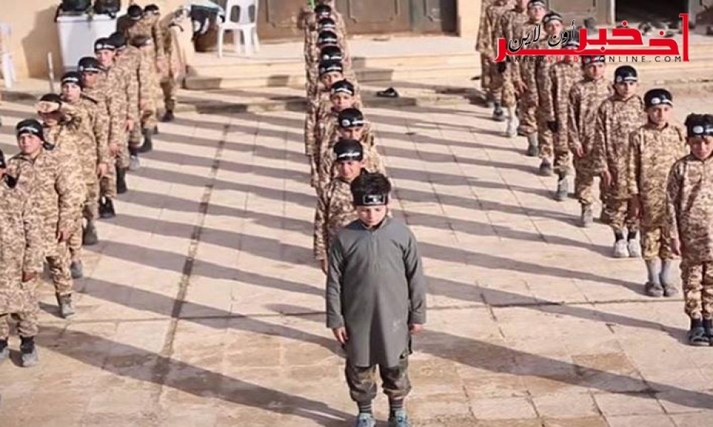 بالصور/ هكذا يُدرّس تنظيم داعش مادة الحساب لـ"أشباله"