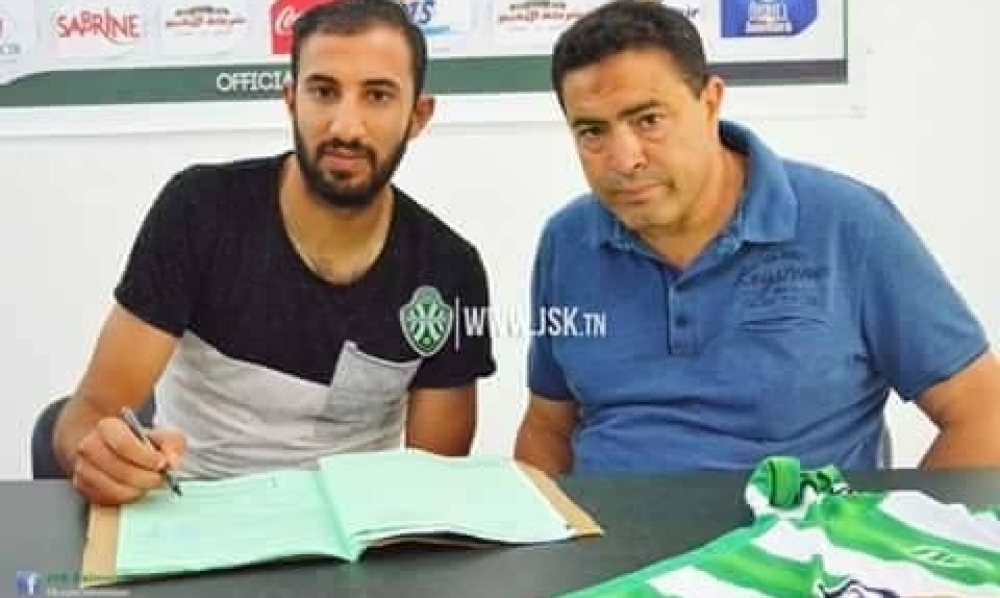 المدافع الأيمن رامي بوشنيبة يمضي عقدا لموسمين مع شبيبة القيروان