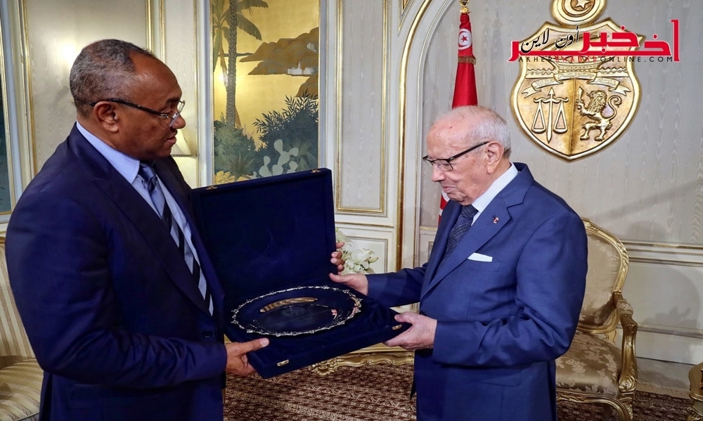 رئيس "الكاف" أحمد أحمد: ممتنّون لالتزام تونس سلطة وشعبا بتطوير كرة القدم الإفريقية