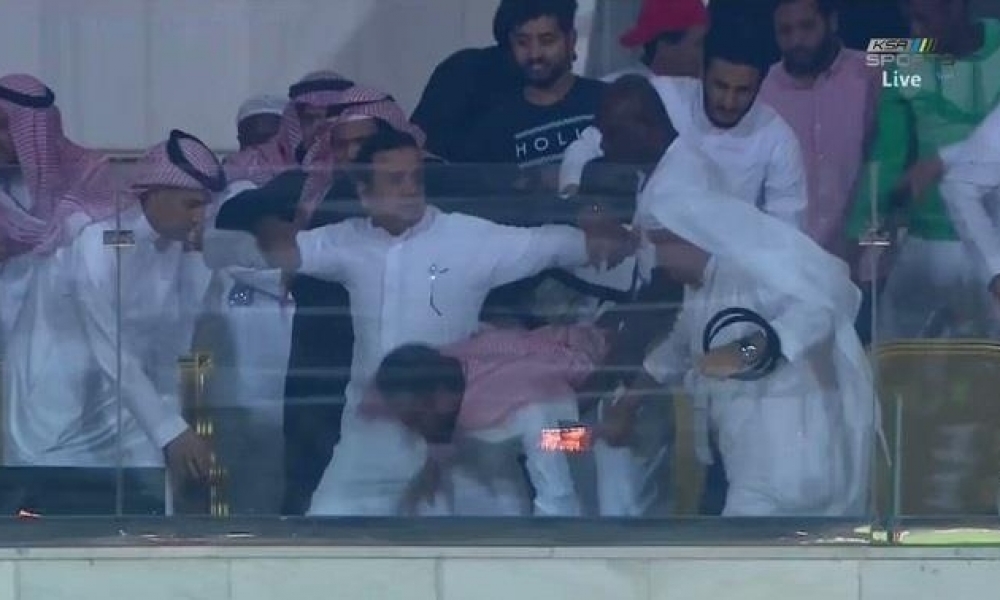 هدف في الوقت القاتل يتسبب في إغماء رئيس نادي سعودي (فيديو)