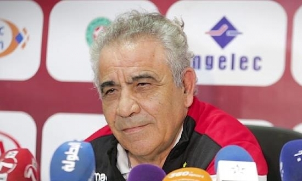 فوزي البنزرتي يحتج على حكم مباراة الوداد ونهضة بركان..ويصرح: خسارة "ما عندناش VAR"