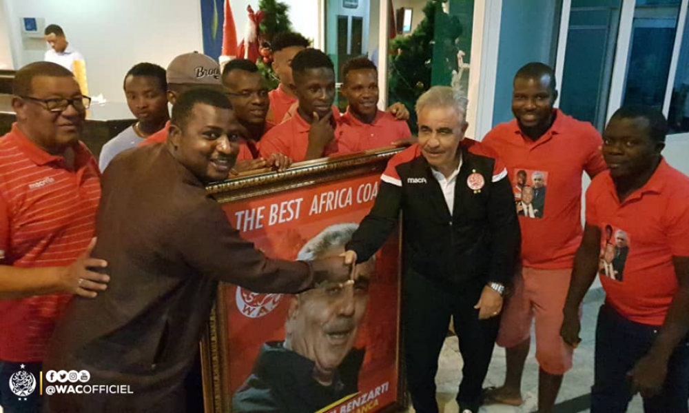 جماهير نيجيرية تكرّم فوزي البنزرتي وتمنحه لقب "أفضل مدرب في إفريقيا"