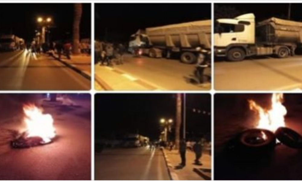 المكناسي / عاملون بمنجم الفسفاط  يحتجّون ويحتجزون شاحنات الفسفاط  للمطالبة بتفعيل عمل المنجم وتسوية وضعيّاتهم المهنيّة