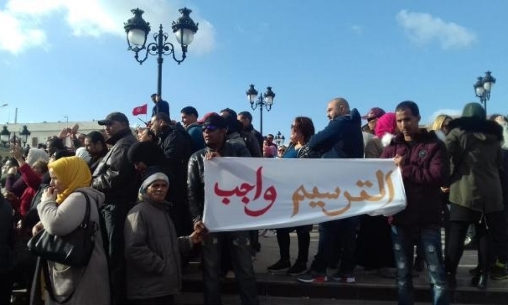 الذين لم يتجاوز سنهم الـ45 سنة، عمّال الحضائر يحتجّون على عدم ترسيمهم
