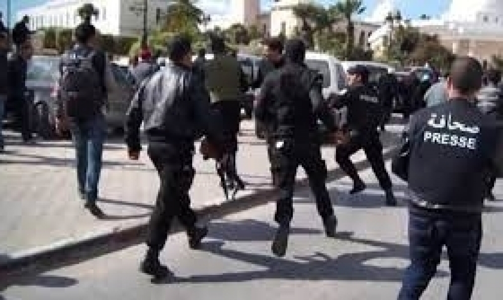 الخارجية الفرنسية تدين عنف الشرطة ضد الصحفيين في تونس 