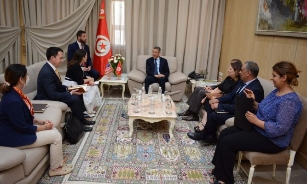 القائمة بأعمال السفارة الأمريكية بتونس تلتقي وزير الداخلية... التفاصيل