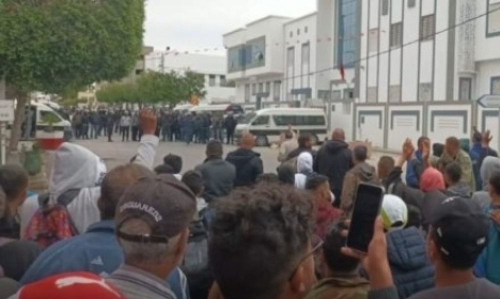 حفوز: عودة الهدوء بعد ليلة من الكر و الفر بين الأمن و محتجين