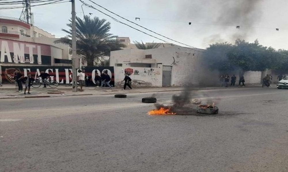 مستقبل قابس: وقفة احتجاجية للأحباء و حرق العجلات المطاطية لهذا السبب